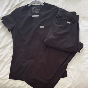 Figs Black Scrub Set